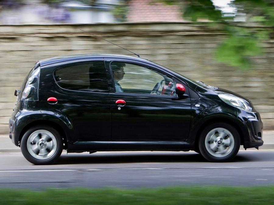  Citroen C1 Connexion 5-Door 2012 года  (фото 5 из 5)